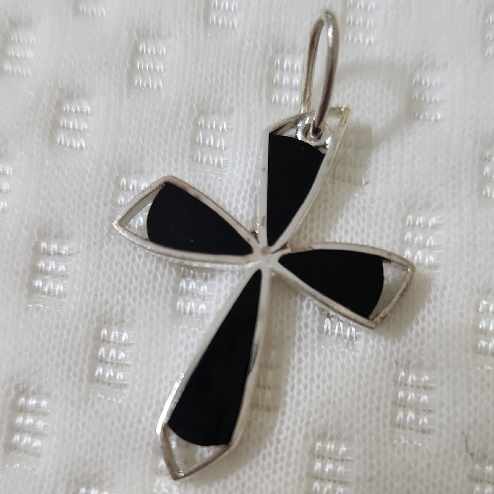 Christian Stone Black Onyx and Silver Cross Pendant Necklace